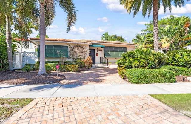 623 NE 17th Way photos photos