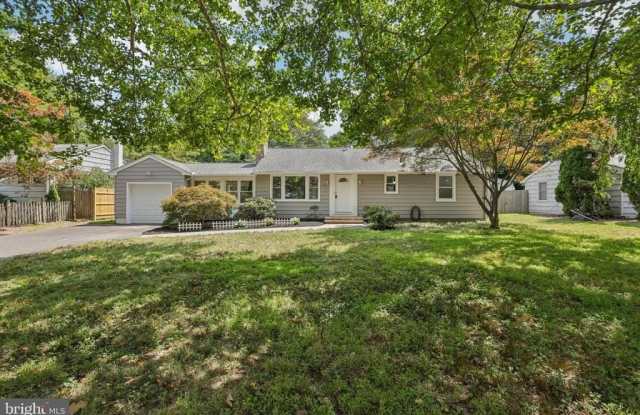 35 WALLACE ROAD - 35 Wallace Road, Princeton Junction, NJ 08550