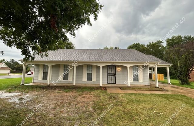 6572 Rosewood Dr - 6572 Rosewood Drive, Olive Branch, MS 38654