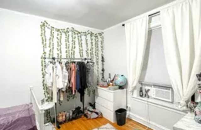 915 West Oakdale Avenue photos photos