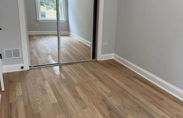 3801 W Belle Plaine Avenue Gallery 2