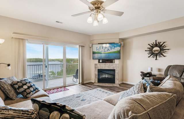 LUXURY JEFFRIES RD 3B/2B CONDO FURNISHED photos photos