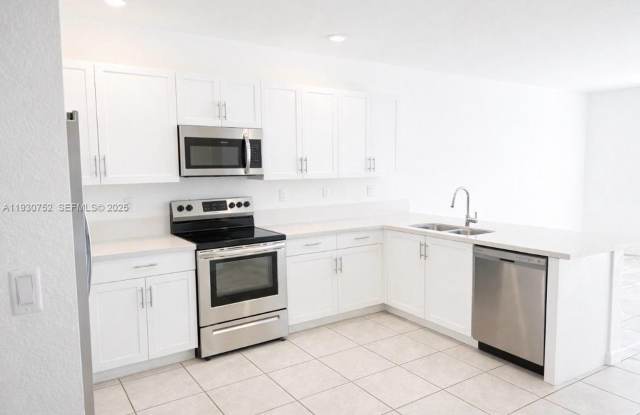 11956 SW 244th Lane 11956, Homestead, FL 33032 photos photos