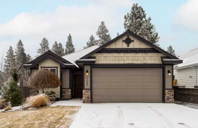 Single-Level 3 Bed, 2 Bath Home with Fully Fenced Backyard photos photos