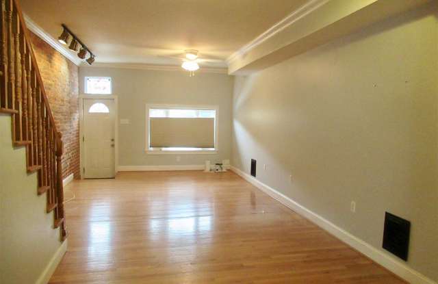 115 S Bouldin St Gallery 2