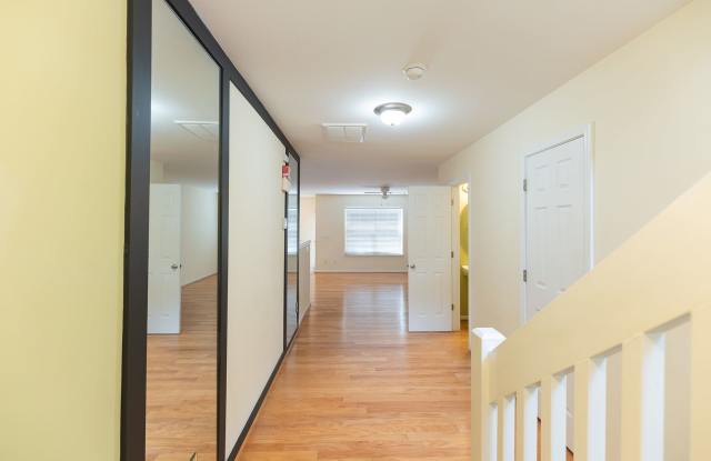 2 Bedroom Townhome with Two Private Ensuite Bathrooms & Garage Gallery 3