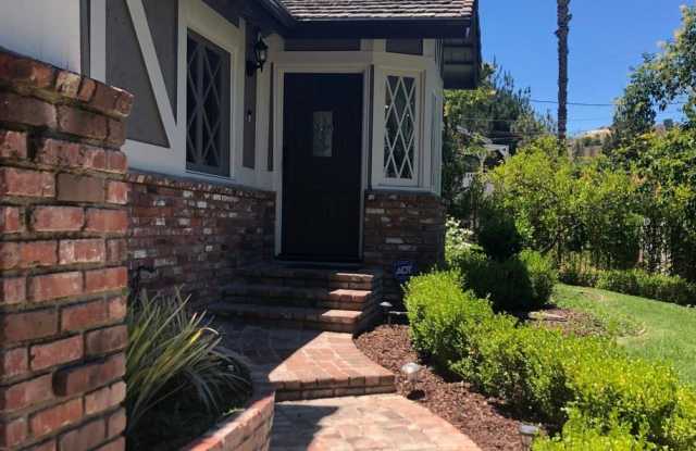 4080 Meadowlark Drive Gallery 2
