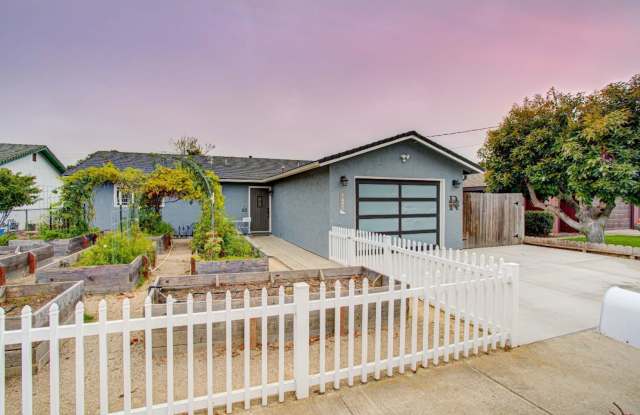 Charming 3 Bedroom 2 Bath House - 1480 Mentone Avenue, Grover Beach, CA 93433