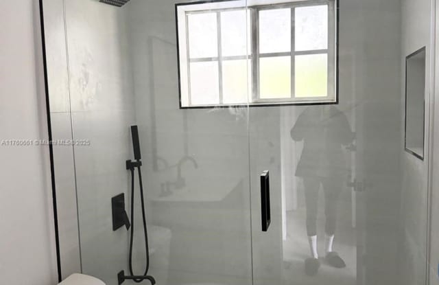 2101 N 15th Ave Gallery 2