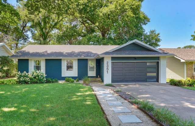 Beautifully Updated 3 Bedroom, 2 Bathroom Home with Screened‑In Porch & Large Fenced Yard photos photos