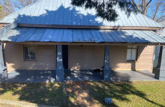 **AVAILABLE NOW**3 Bedroom / 1 Bathroom Home for Rent off 2nd Avenue in Columbus, GA*** photos photos