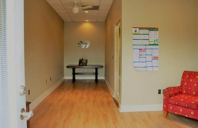 15621 AIRLINE Highway Gallery 3