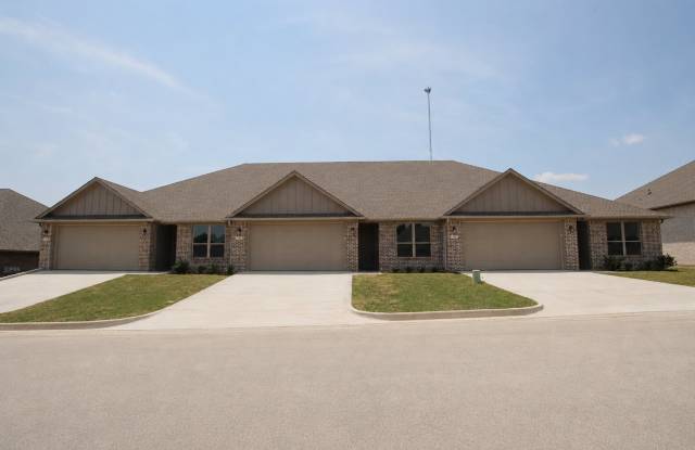 Luxury 3 Bedroom 2 Bath Townhomes in Bullard ISD! photos photos