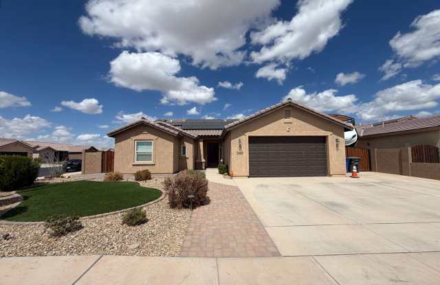 POOL & SOLAR HOME! Gallery 1
