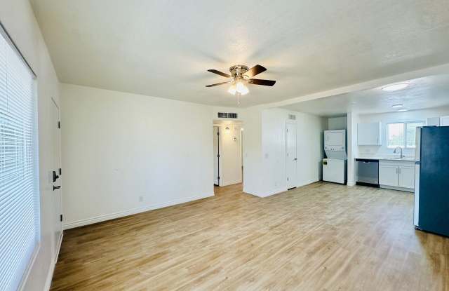 4424 Bellevue Newly Renovated Apartments with All Appliances Included! photos photos