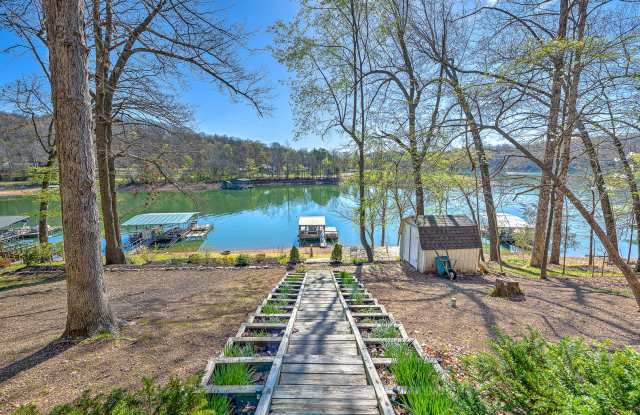 Lake view!! 1bedroom 1 bathroom Fully Furnished!! Move-in Ready!!! Gallery 3