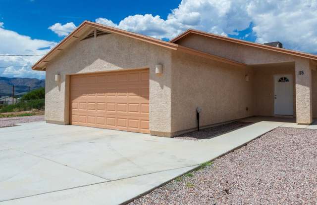 118 Calle Tiburon - 118 Calle Tiburon, Rio Rico, AZ 85648
