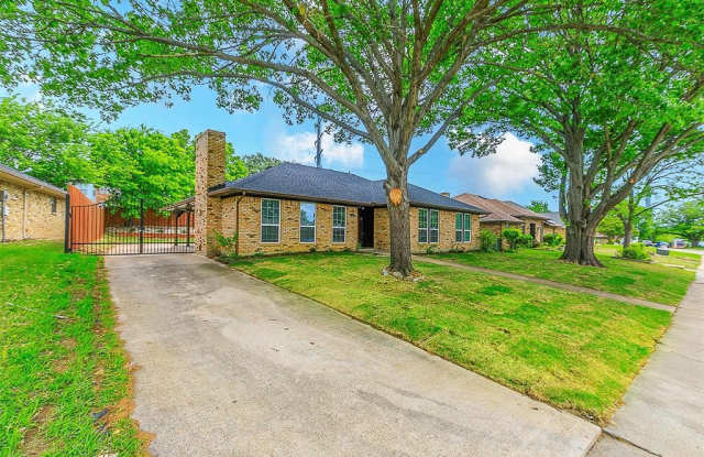 5505 Edgewater Circle - 5505 Edgewater Circle, Rowlett, TX 75088