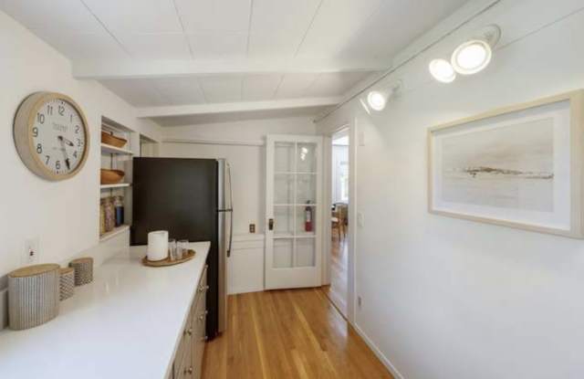 2842 Woolsey St Apt 3 Gallery 4