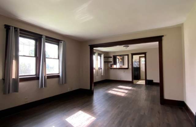 Beautiful 2 Bedroom Single Family Home in Elkhart! - 1323 Elreno Street, Elkhart, IN 46516