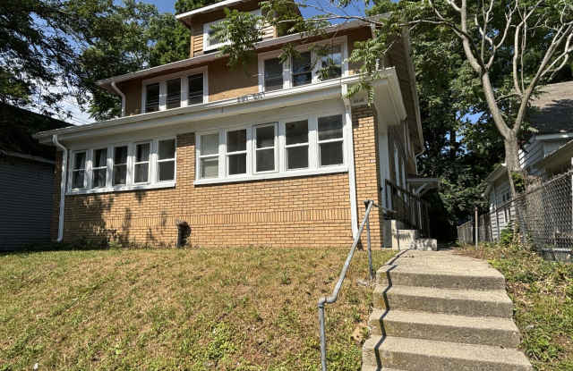 4044 Boulevard Place - A photos photos
