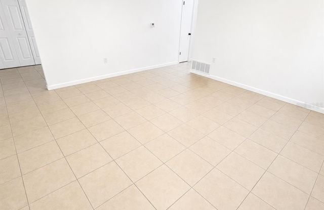 1712-1712 NE 71ST Place Gallery 3
