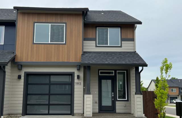 Builder Model End Unit Prairie Commons Luxury Townhome for Lease - 11913 NE 109th St photos photos