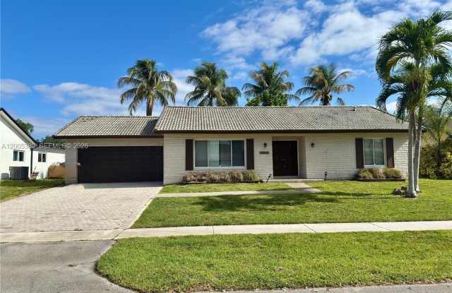 13425 NW 10th St photos photos