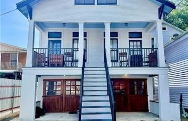 1041 POLAND Avenue photos photos
