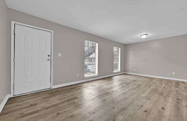 2 Bed 1 Bath Apt - appliances/water, trash and pest control provided $850 Gallery 1