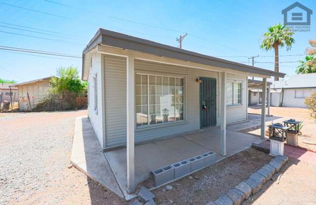 3315 East Cambridge Avenue Gallery 1