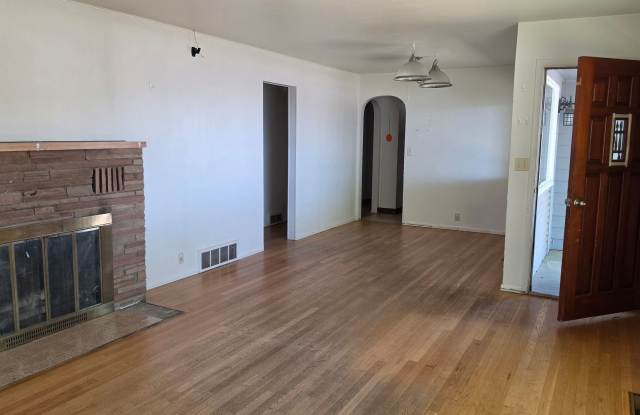 Nice 3 bed, 1 bath next to EOU Gallery 4
