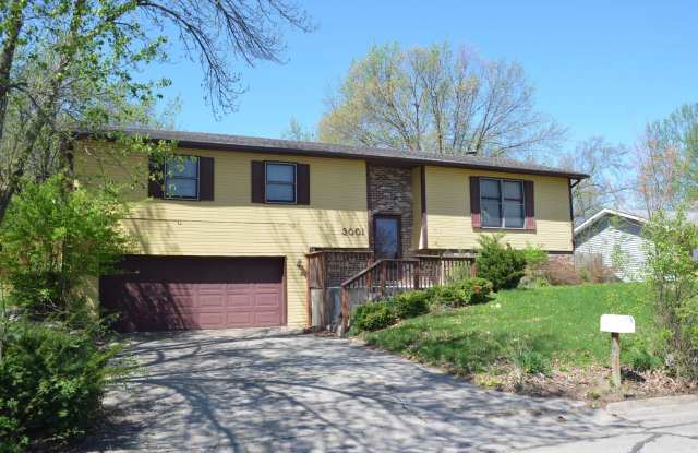 3 bedroom split level home South Columbia off Green Meadows Rd. photos photos