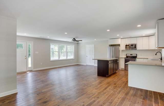 369 Friendship Rd Gallery 3