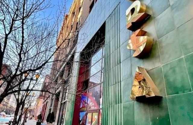 1015 Washington Avenue Gallery 3