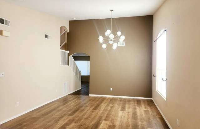 7136 Deer Canyon Ave Gallery 2