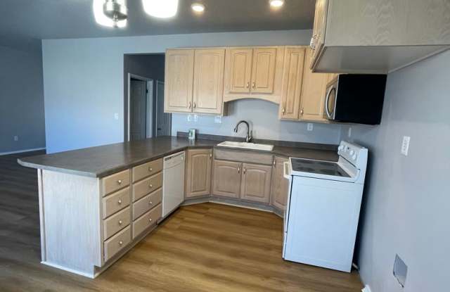 Stunning Newly remodeled 4 bed 3.5 bath In Layton Gallery 3