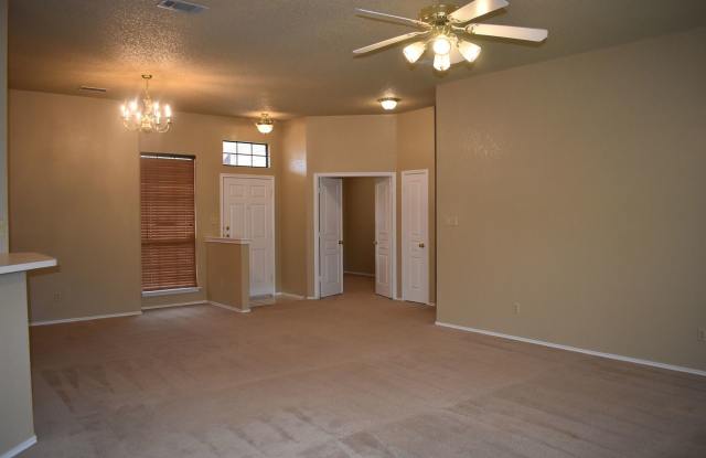 Spacious 3bd/2ba pet friendly home with privacy fence in Harker Heights! Gallery 3