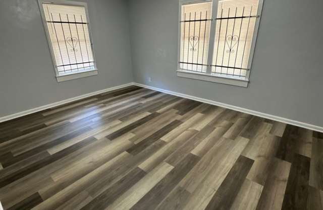 Fully renovated 2/1 single family residence available for immediate rent! photos photos