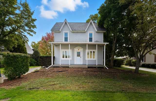 69 E Grand Avenue - 69 East Grand Avenue, Lake Villa, IL 60046