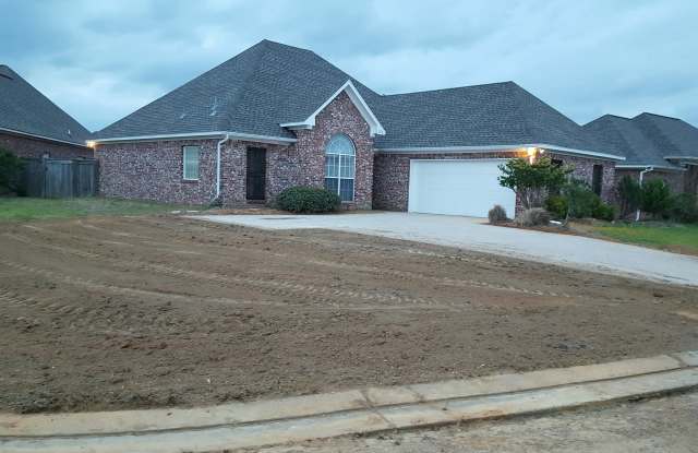 323 E Magnolia Pl Gallery 2