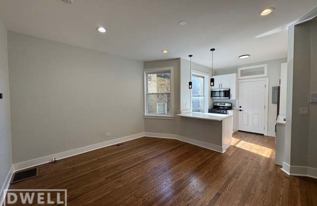 1941 W Augusta Blvd photos photos