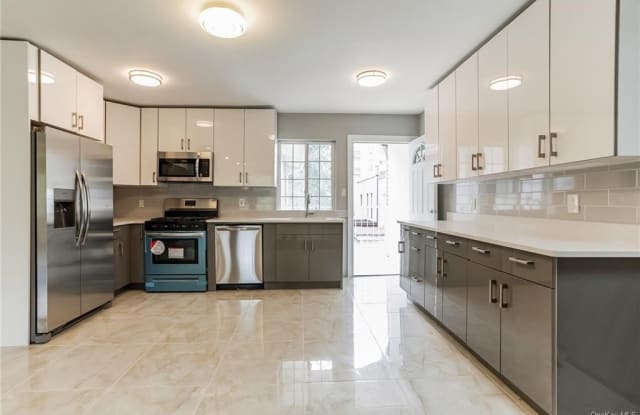 662 Crotona Park S - 662 Crotona Park South, Bronx, NY 10456 662 Crotona Park S - 662 Crotona Park South, Bronx, NY 10456