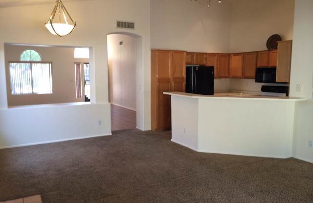 4636 E Michelle Drive Gallery 4