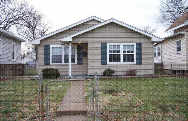 2013 Sherman Ave 3BR/2BA (Middletown) **DEPOSIT PENDING** Email Leasing@bbrents.com to join the waitlist! - 2013 Sherman Avenue, Middletown, OH 45044
