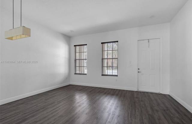 624 Southwest 147th Avenue Gallery 4