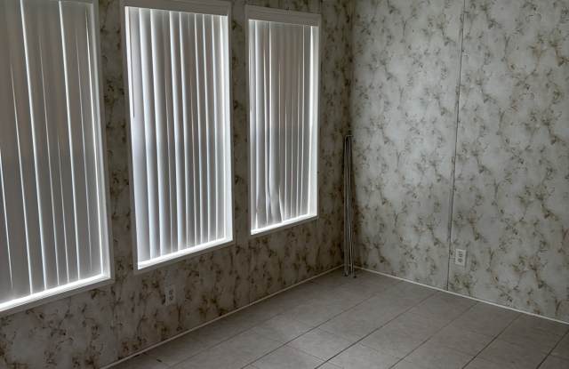 120 Southwest McGriff Lane Gallery 2