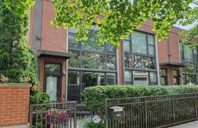 945 North Howe Street photos photos