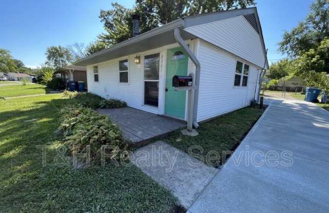 8207 E 50th St - 8207 East 50th Street, Lawrence, IN 46226