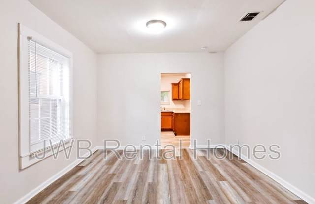 1265 31st St W Gallery 4